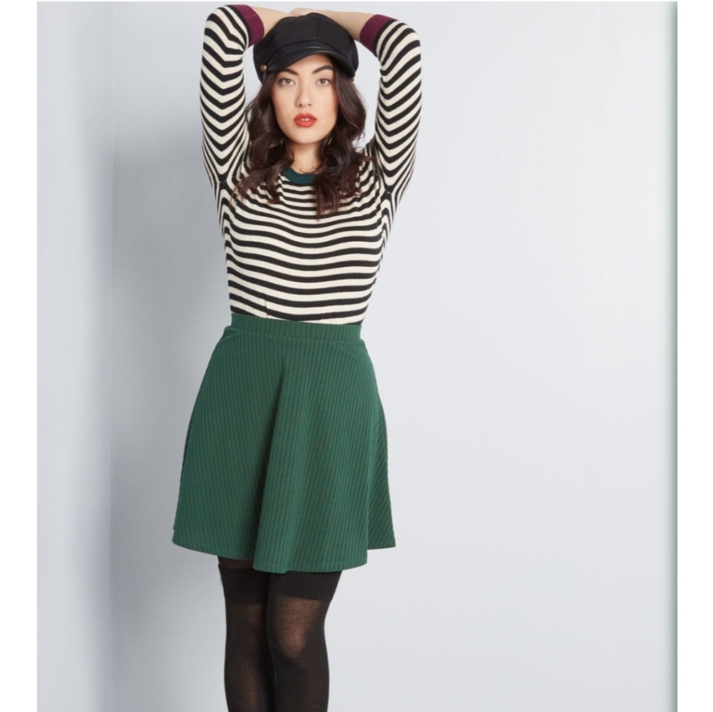 Simplistic Partnership Knit Mini Skirt

XL